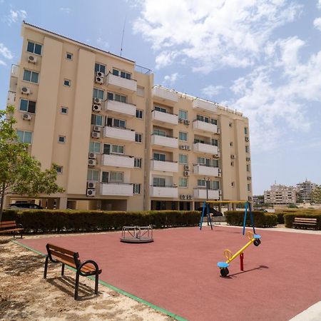 Апартаменты Blu Mackenzie 1 Bdr Flat With Pool Ларнака Экстерьер фото