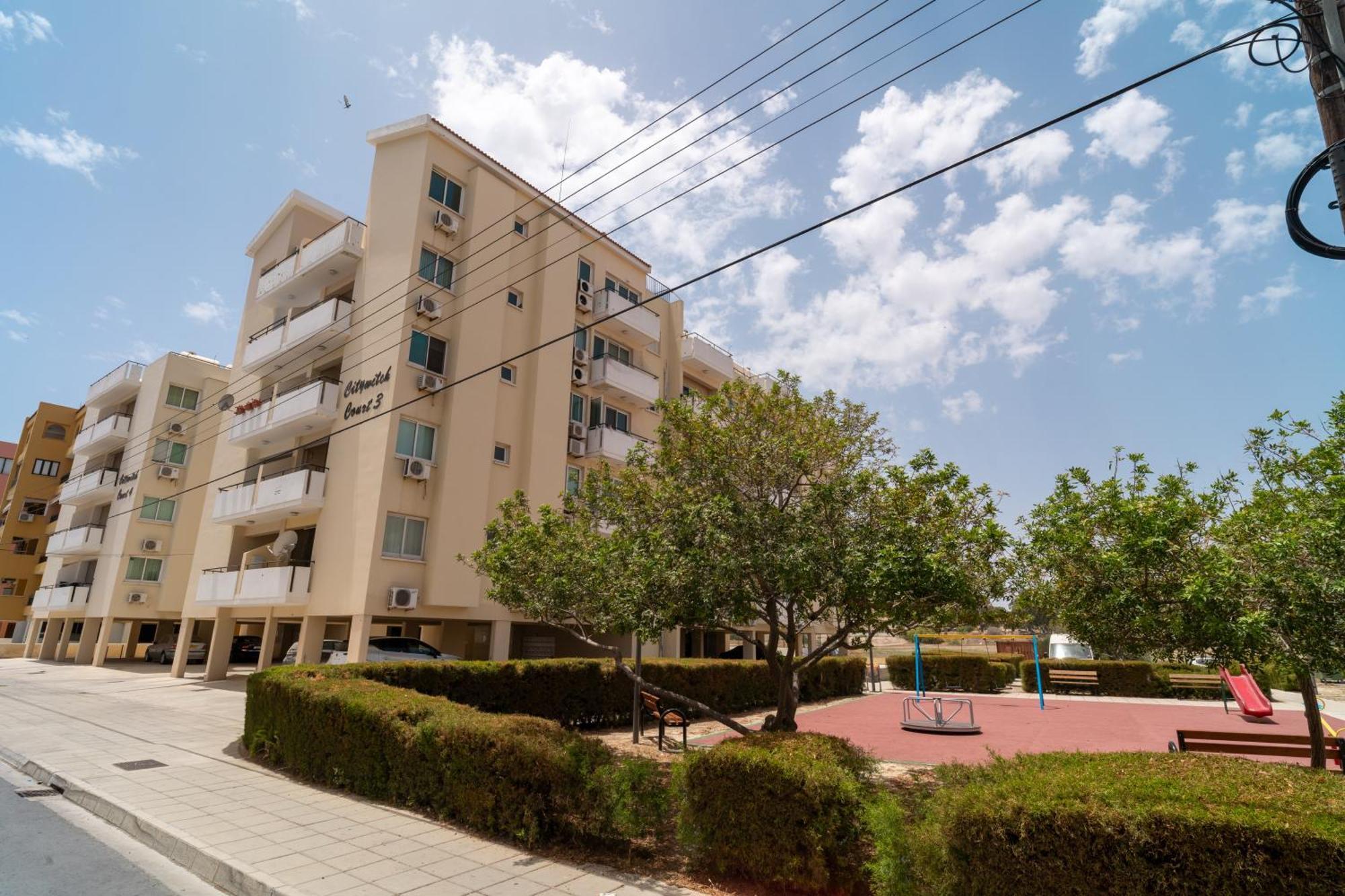 Апартаменты Blu Mackenzie 1 Bdr Flat With Pool Ларнака Экстерьер фото