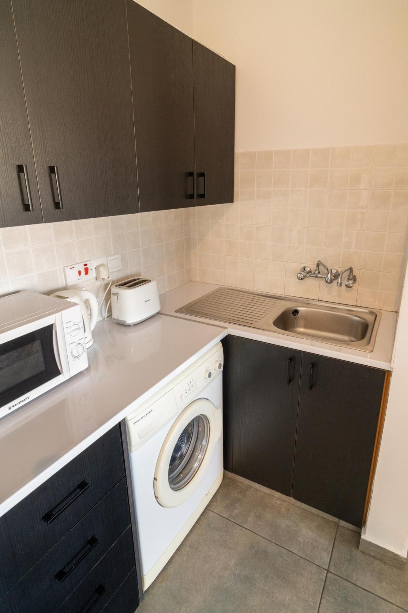 Апартаменты Blu Mackenzie 1 Bdr Flat With Pool Ларнака Экстерьер фото